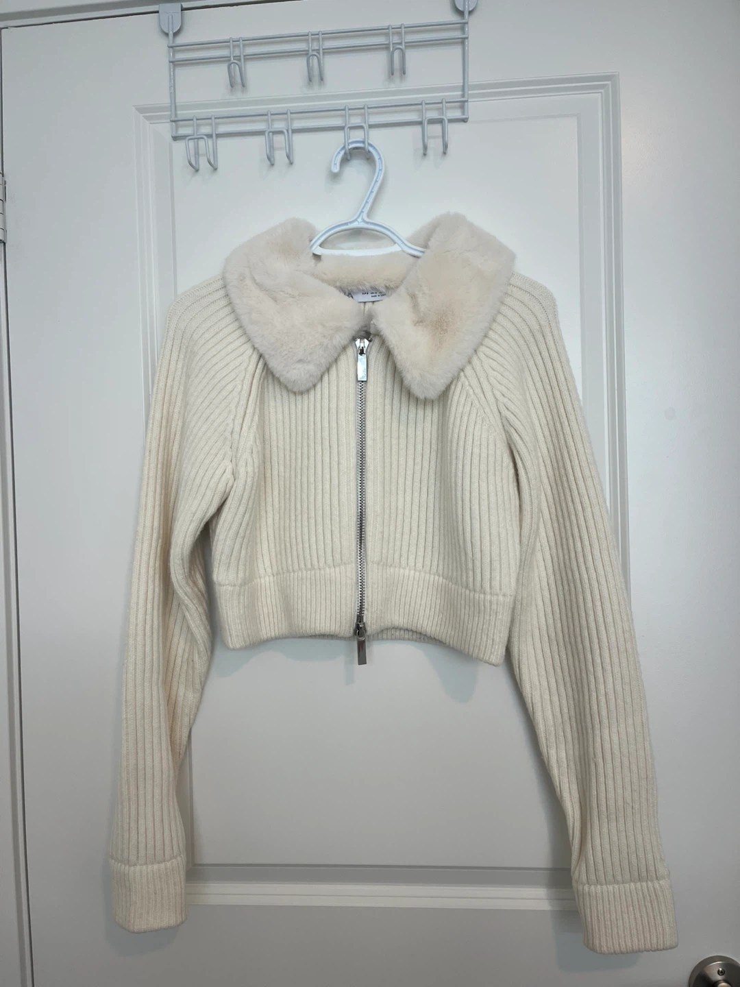 ZARA Cream Ribbed Cropped Jacket with Faux Fur Collar Size S