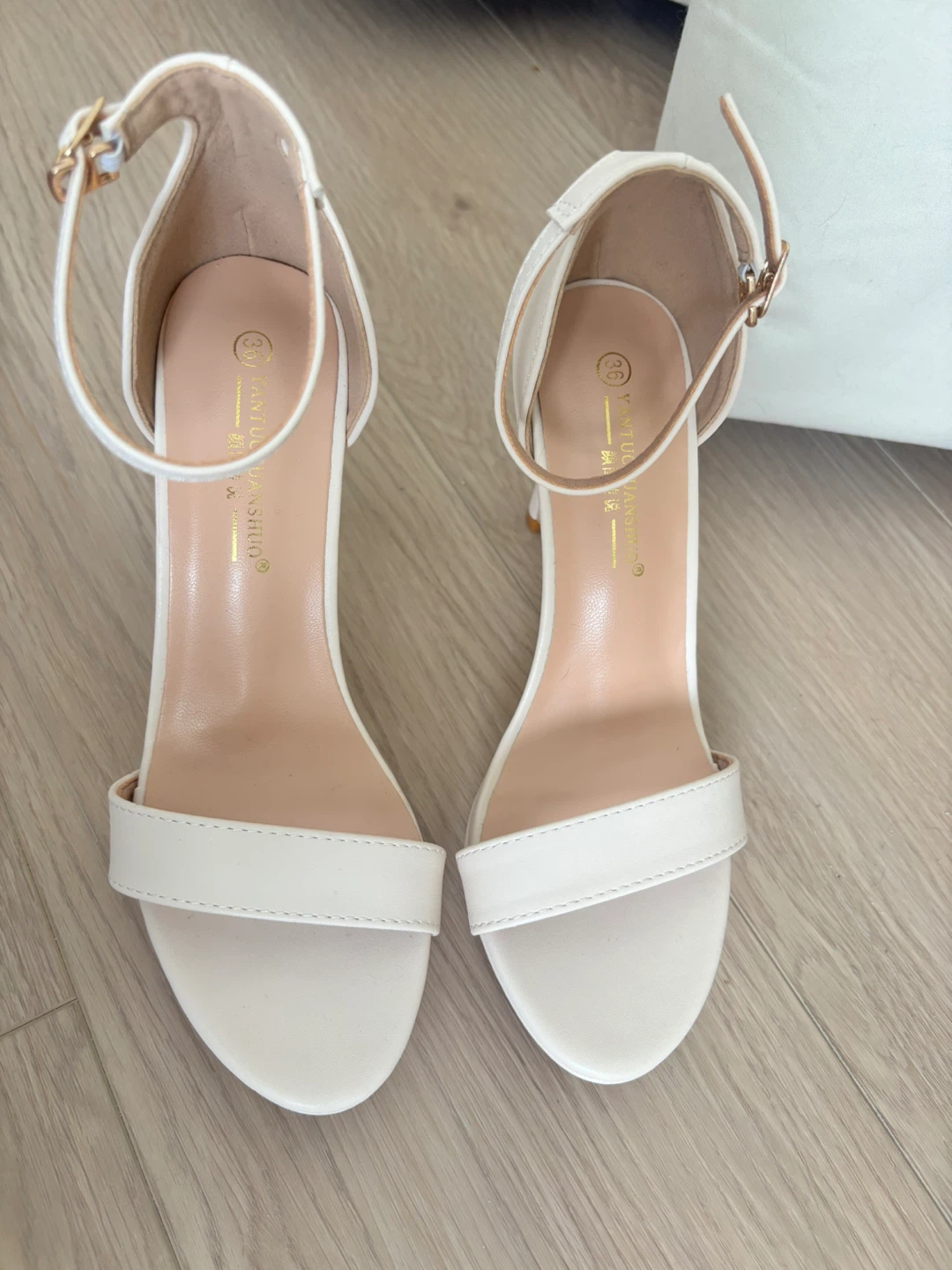 White Heeled Sandals size 6 - photo 2