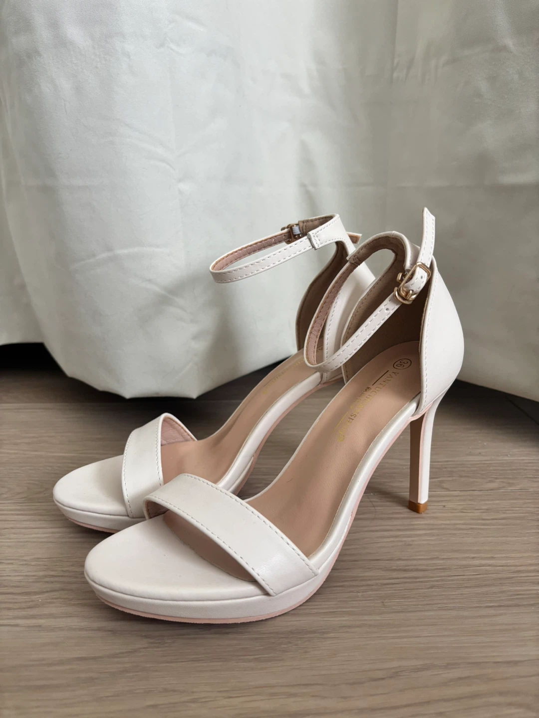 White Heeled Sandals size 6