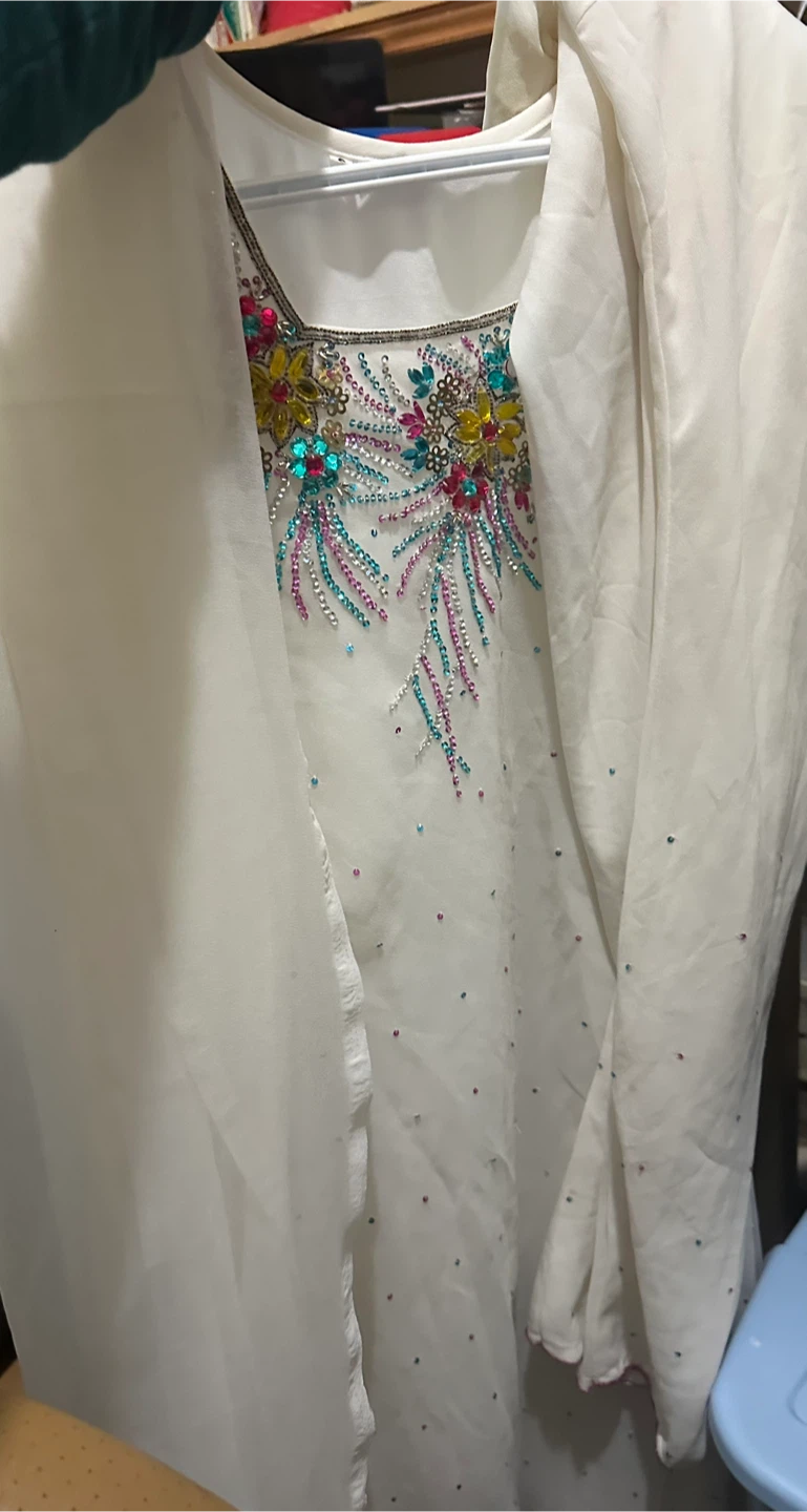 White Embroidered Kameez with Dupatta - photo 2
