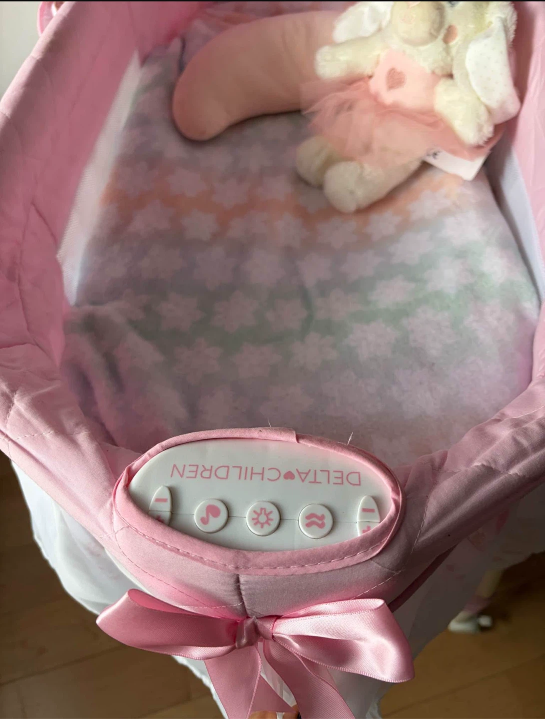 Delta Children Pink Bassinet with Canopy - photo 2