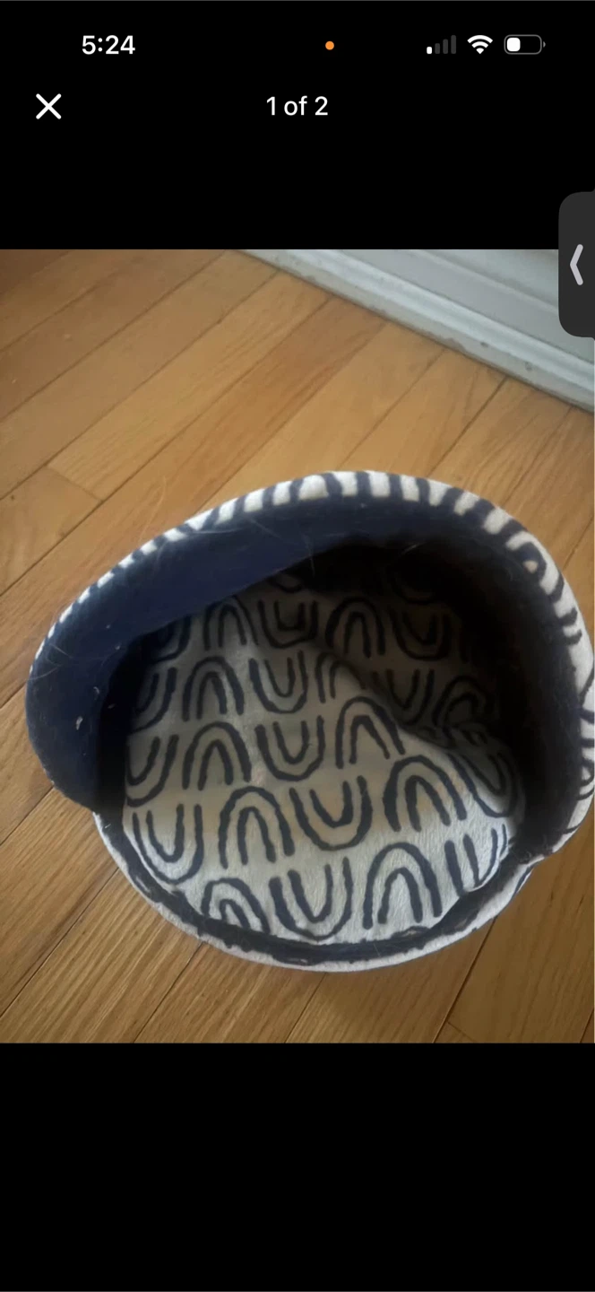Cozy Pet Bed with Rainbow Arc Pattern