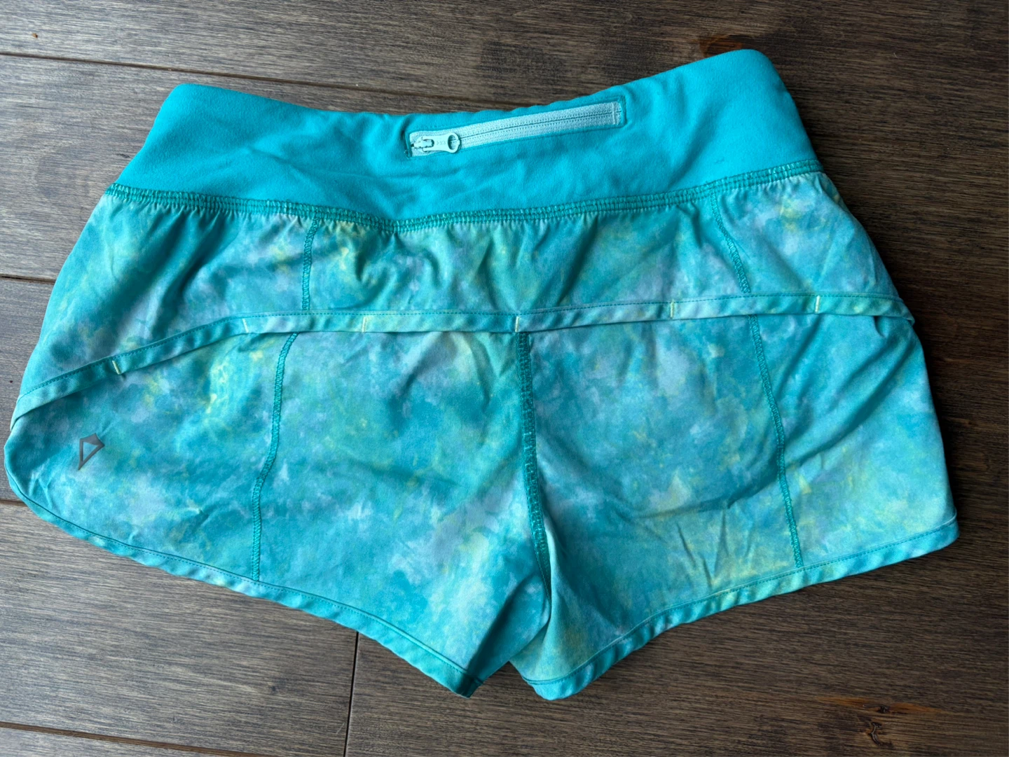 Lululemon Athletica "IVY" Running Shorts Size 12 - photo 2