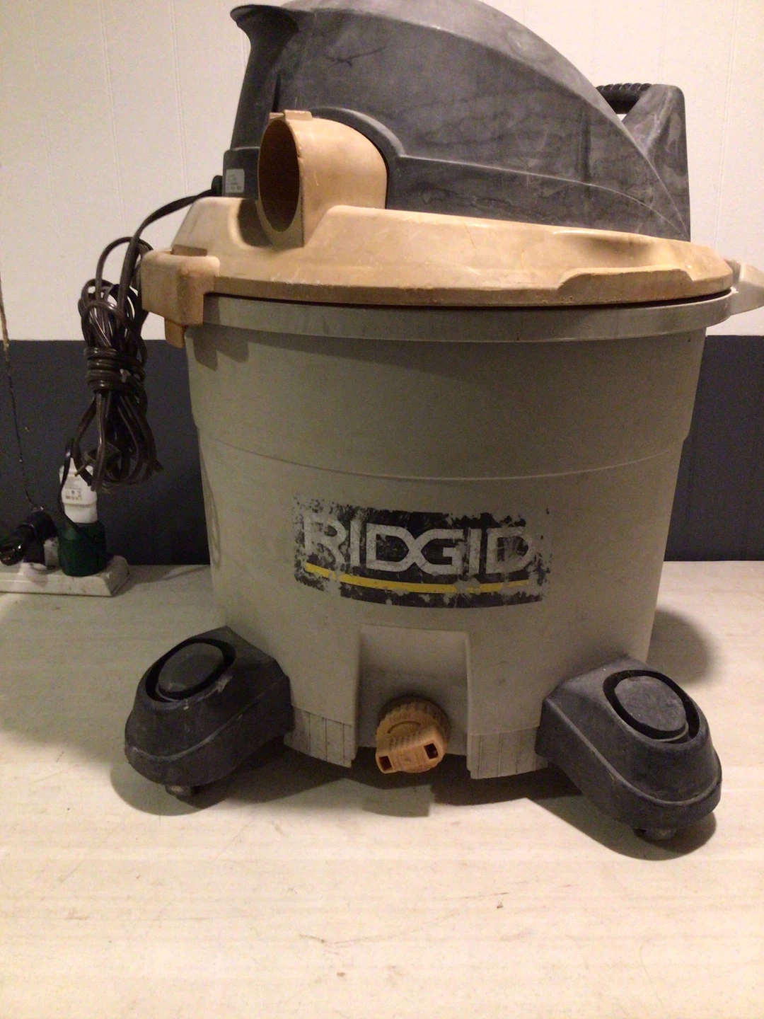 Ridgid 12 Gal. 5.0 Peak Hp. Vacuum Wet Dry Vac.