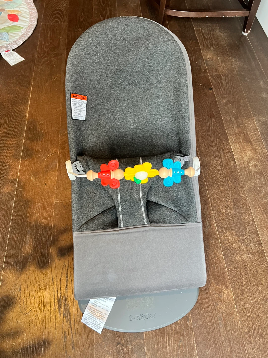 BabyBjörn Baby Bouncer + 2 Play Toys – Great Condition - photo 3