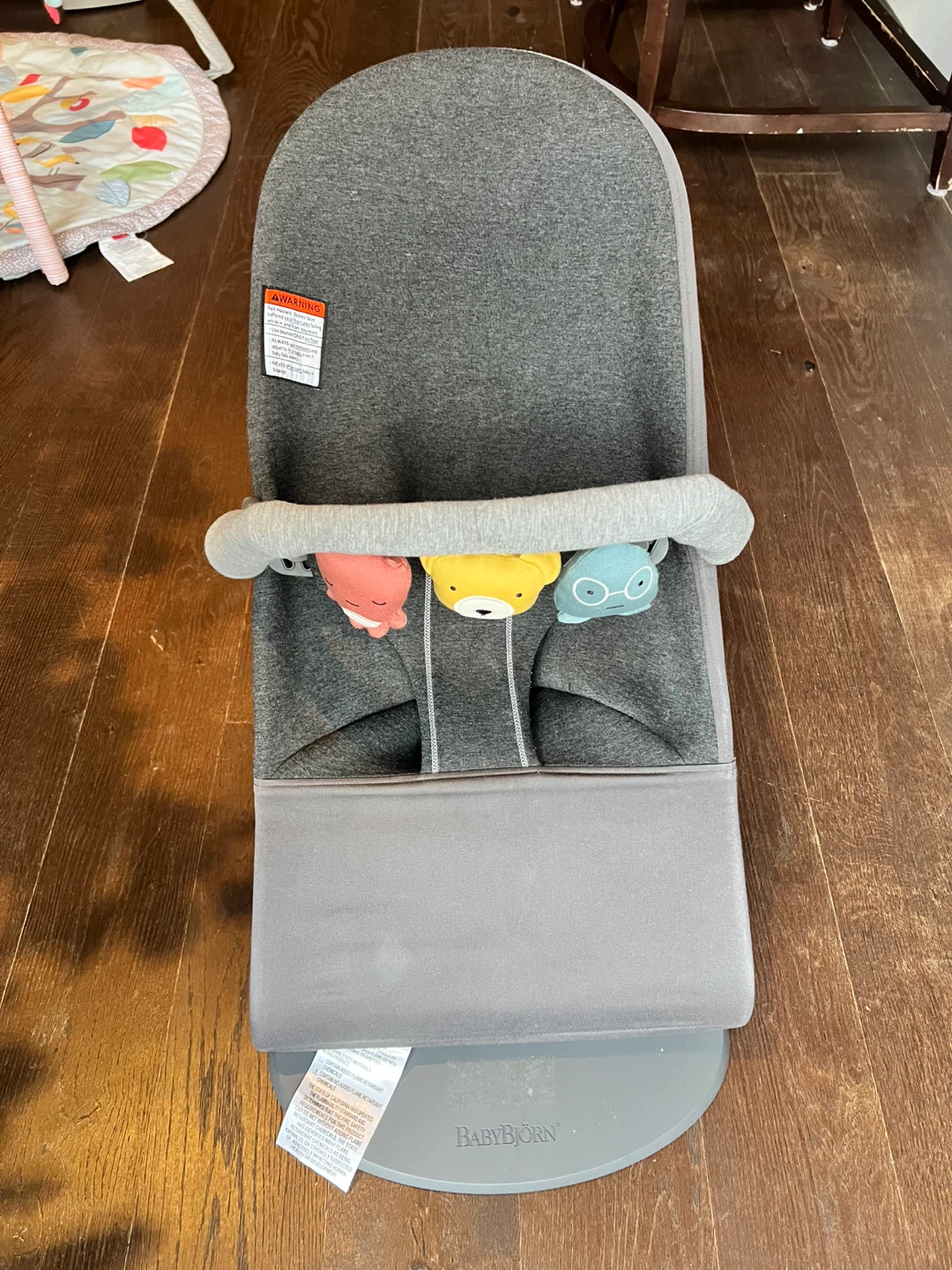 BabyBjörn Baby Bouncer + 2 Play Toys – Great Condition - photo 2