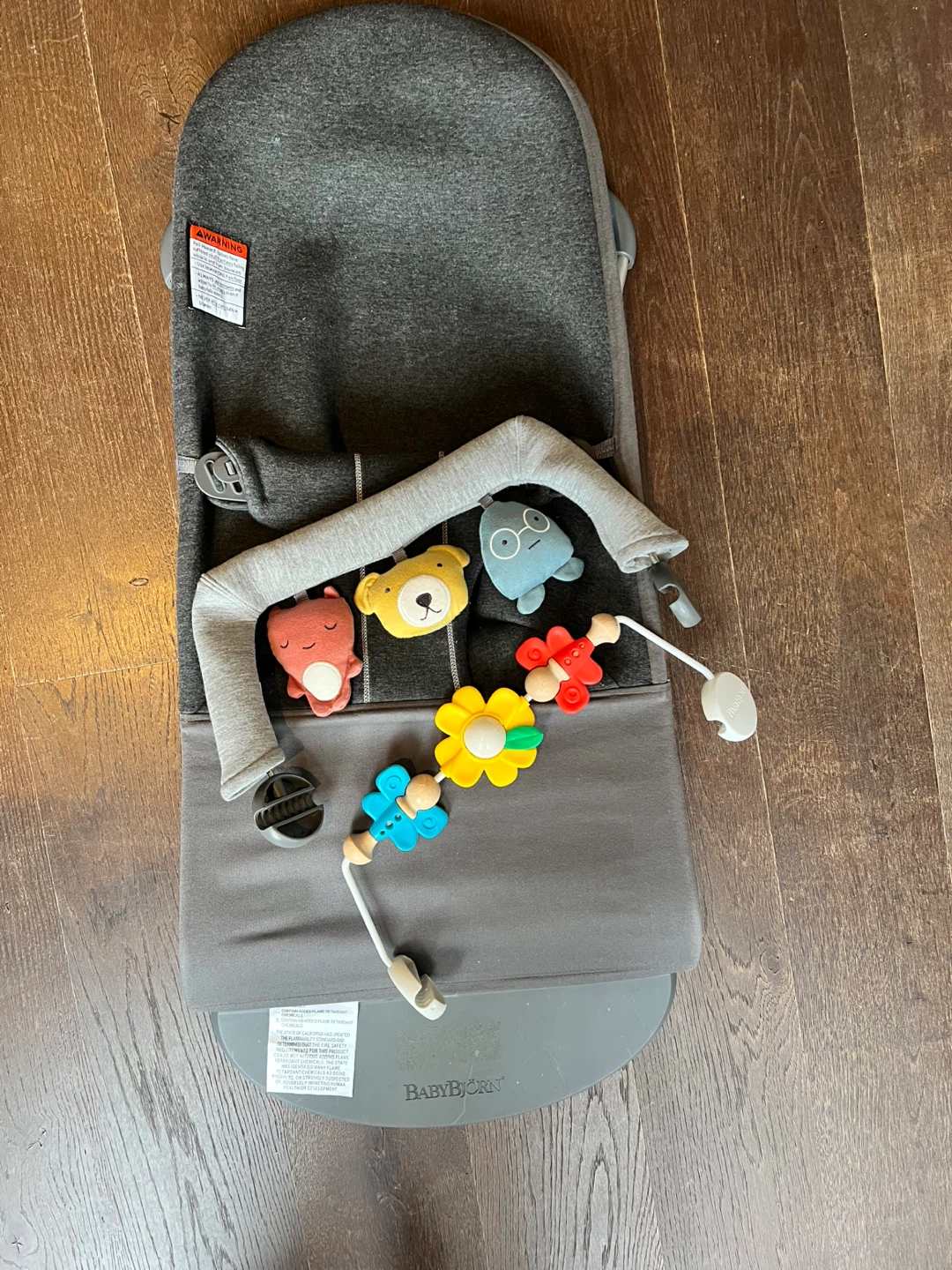 BabyBjörn Baby Bouncer + 2 Play Toys – Great Condition - photo 4