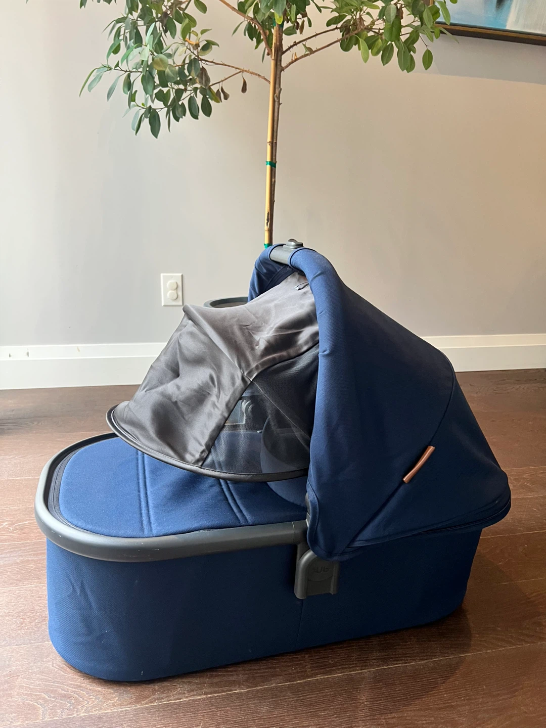 UPPAbaby Bassinet (Navy “Noa”) – Excellent Condition - photo 2