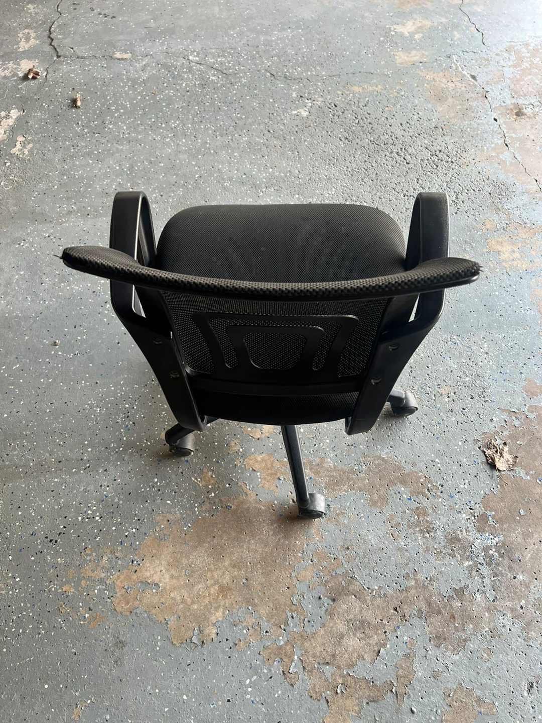 Black Mesh Office Chair - photo 2