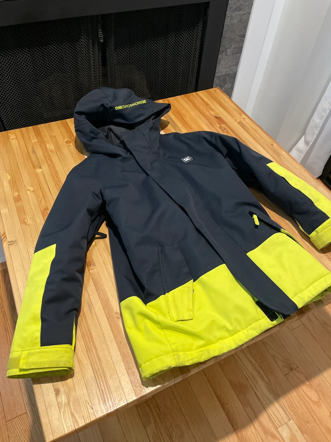 Kids DC Snowboarding Jacket - Size S - photo 2