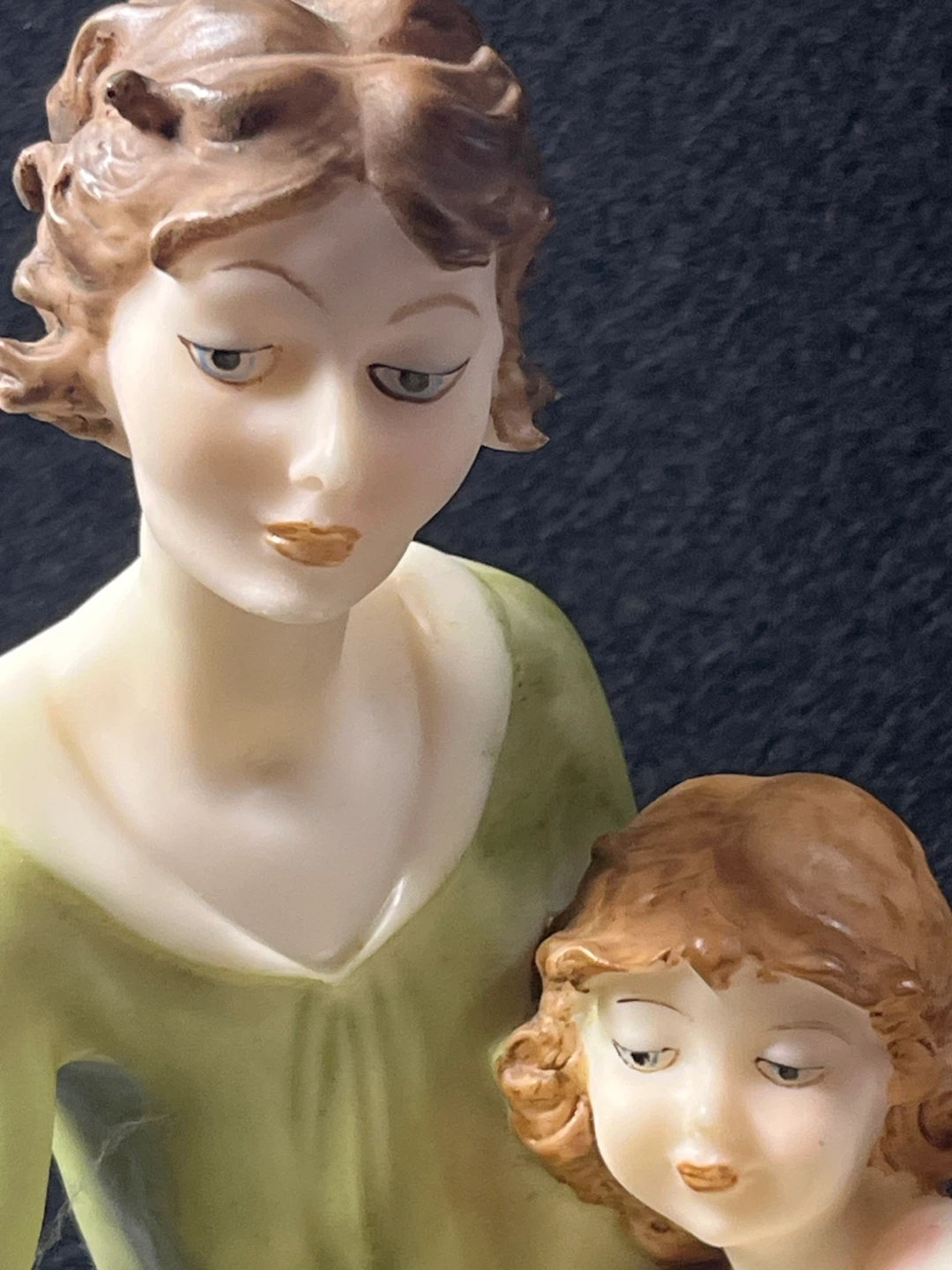 Via Veneto Collection Mother and Child Figurine - photo 5