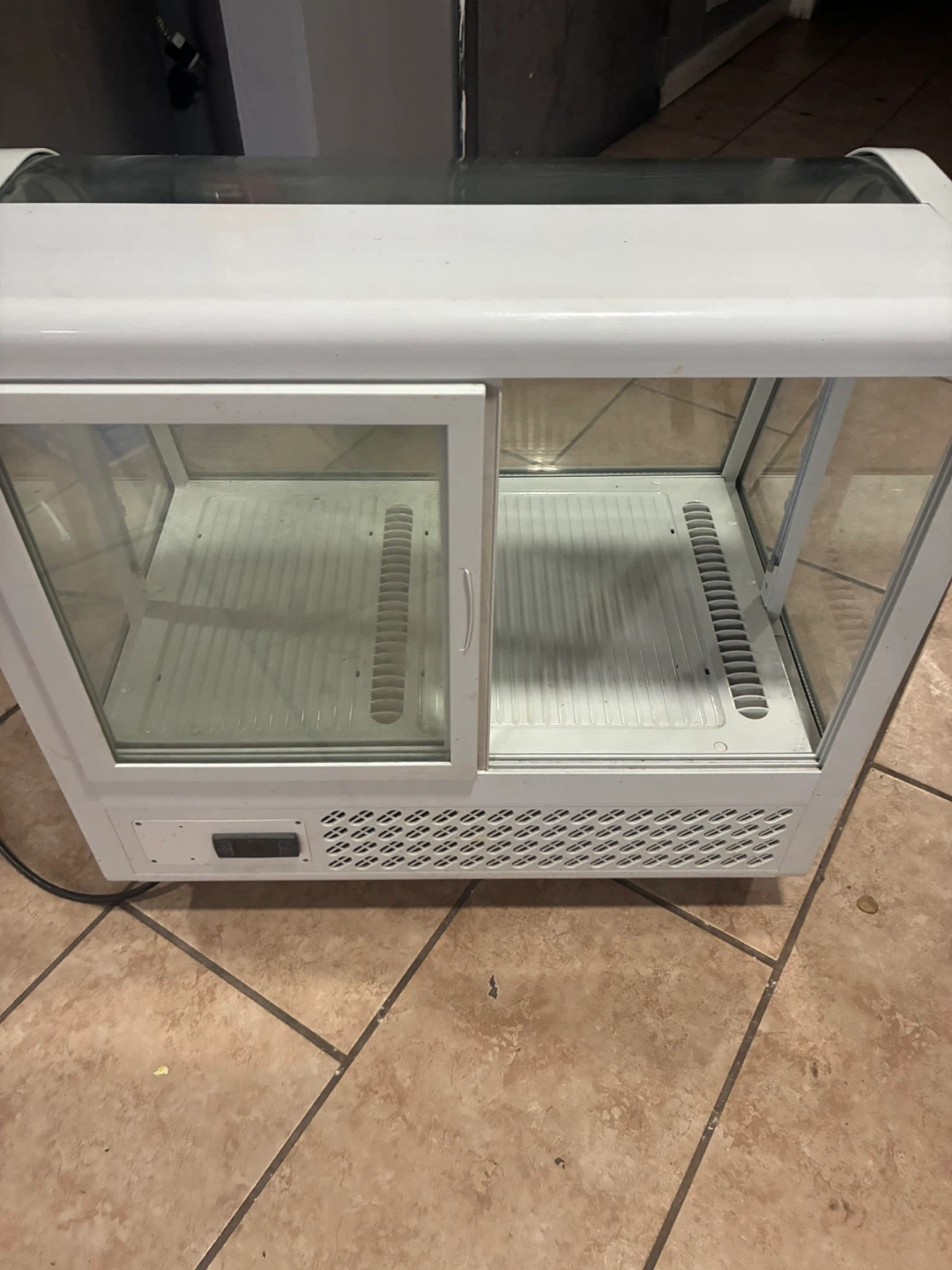 Marchia Refrigerated Display Case - photo 3