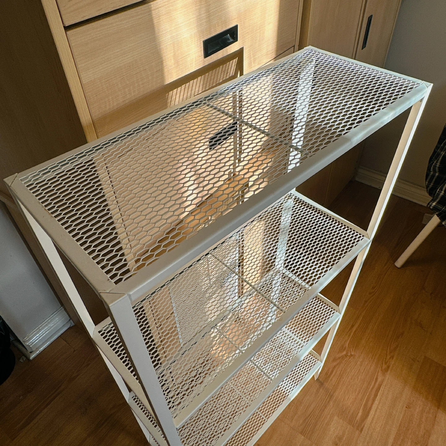 White 4-Tier Metal Mesh Shelf Unit - photo 4