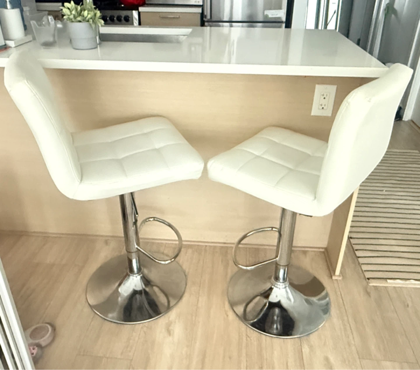 2 Bar Stools with Back Support - High Quality  - White