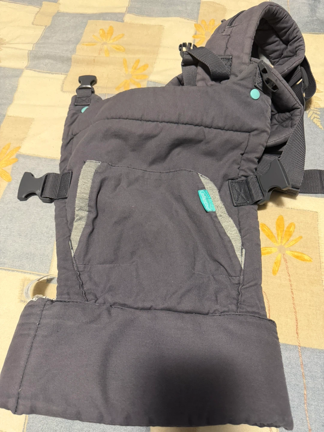 Infantino Baby Carrier - photo 2