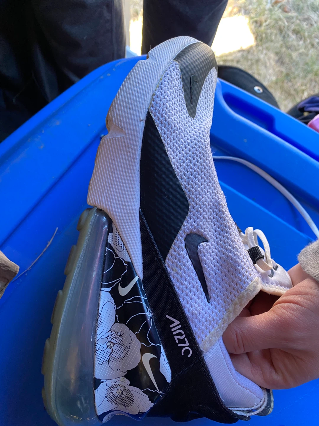 Nike Air Max 270 Women's Shoes - photo 2