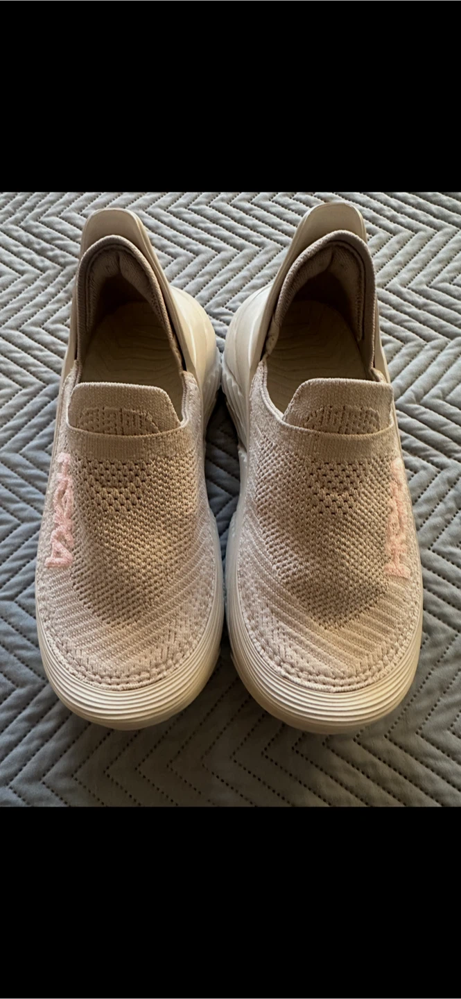 Hoka u restore TC  women size :6