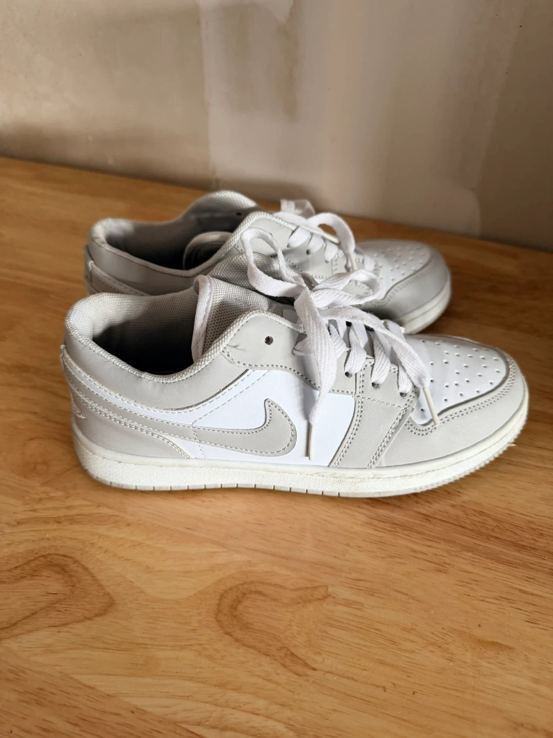 Jordan 1 Low SE Grey White Women - photo 2