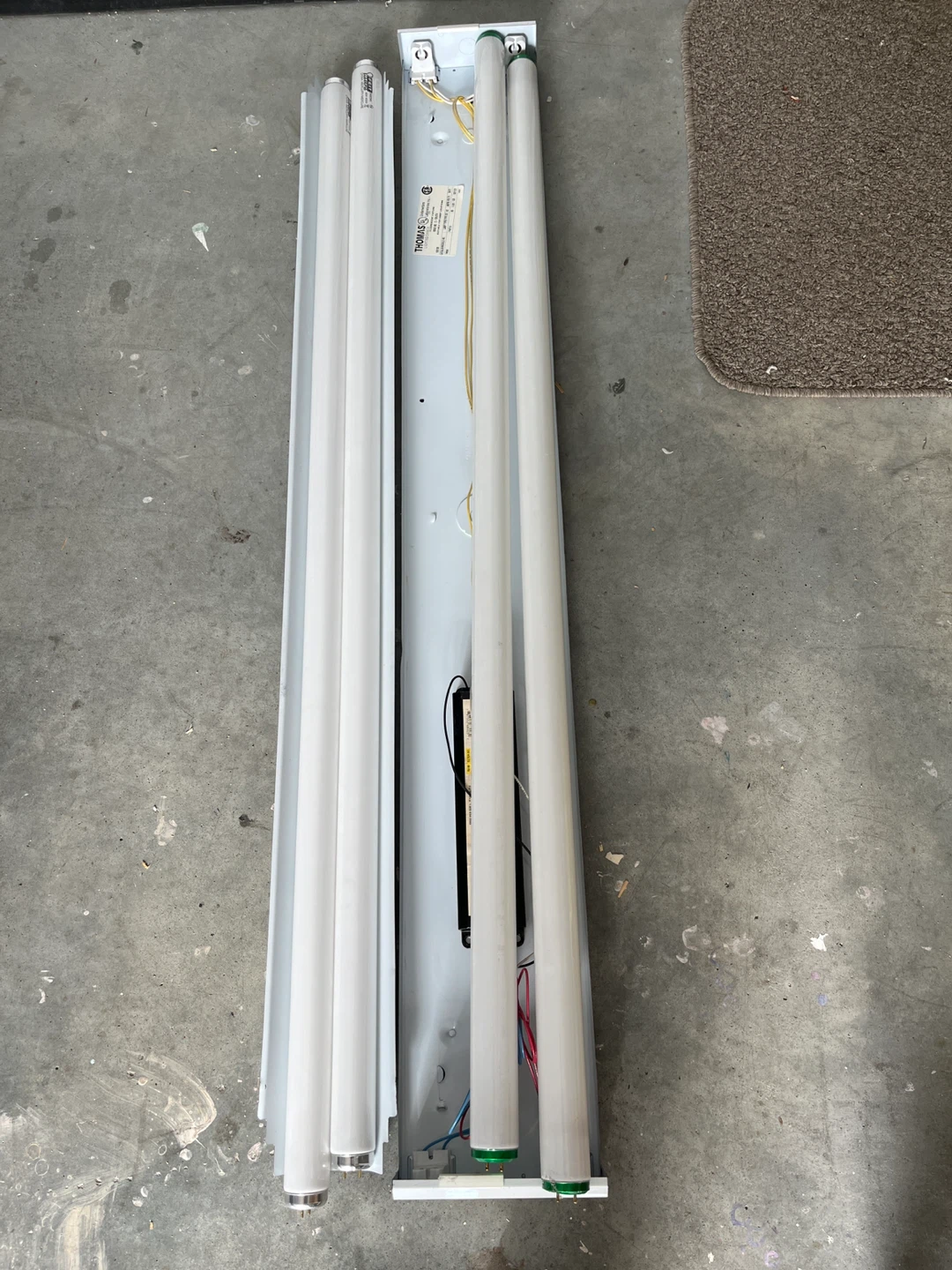 Fluorescent fixtures - photo 3