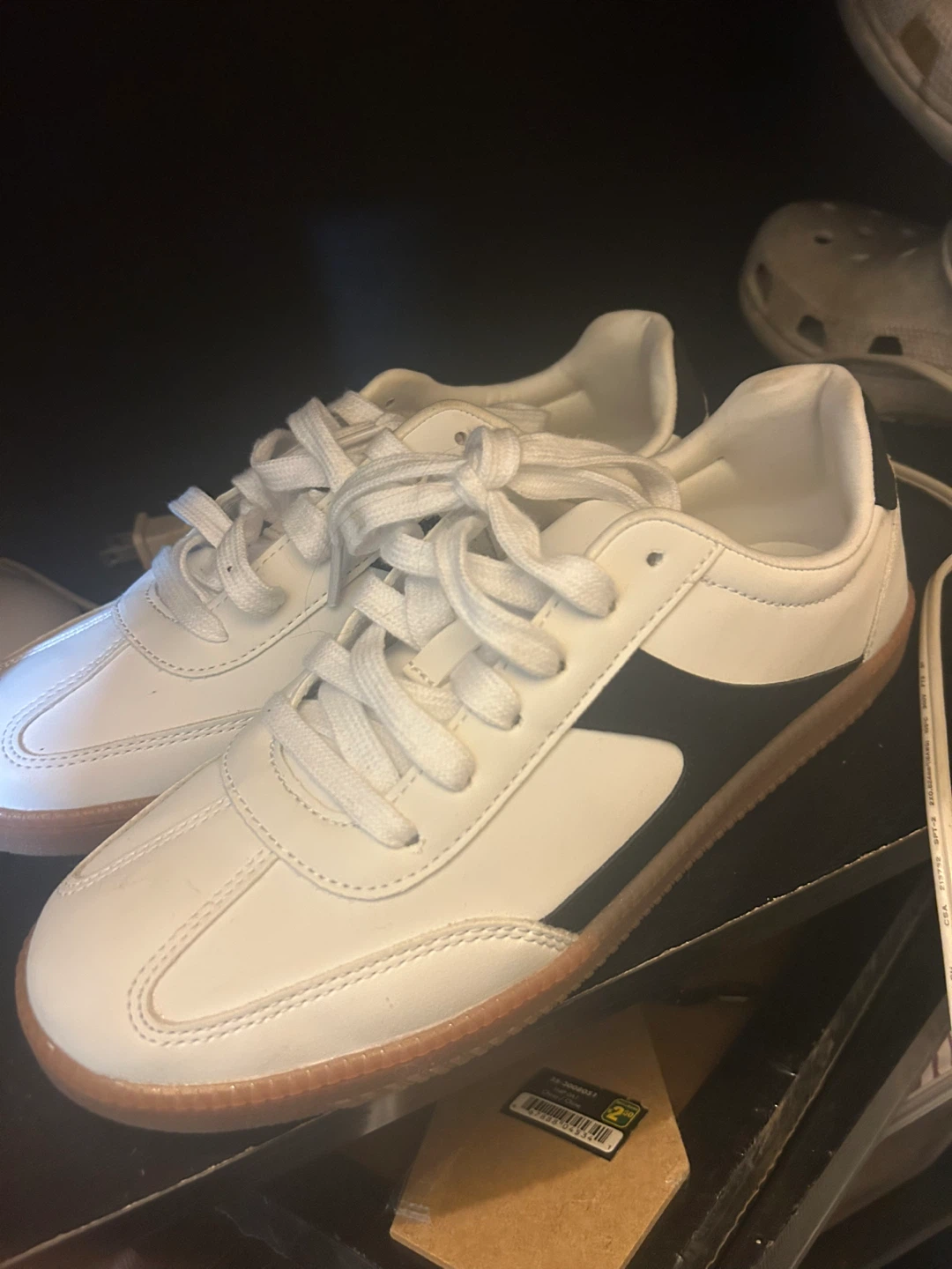 Time and Tru White Sneakers - photo 3