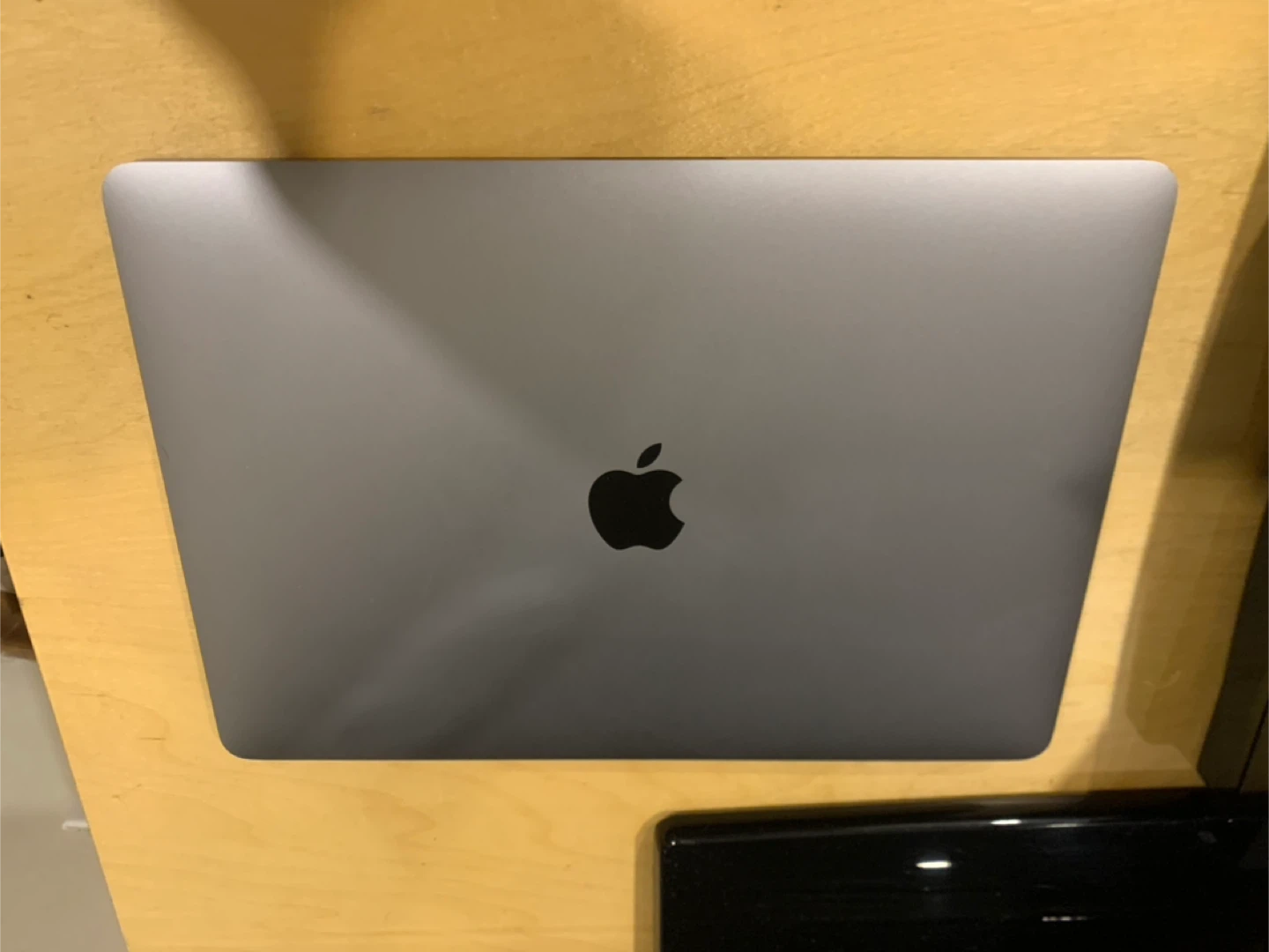 2017 MacBook Pro broken - photo 2
