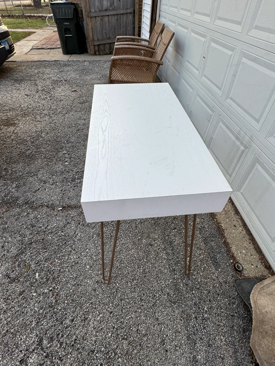 White Writing Desk with Open Shelves - photo 2