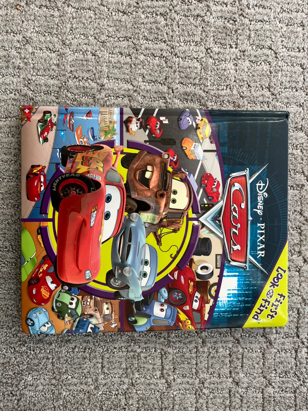 Disney Lightning McQueen  Pixar Cars First Look and Find Book
