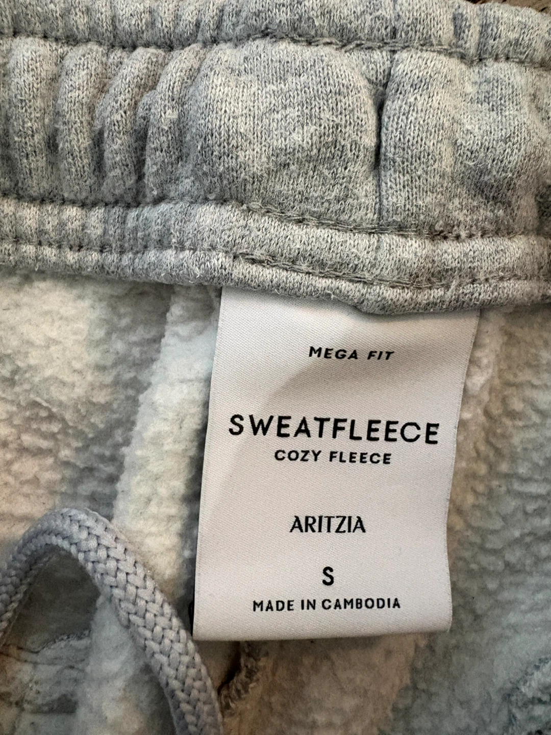 Aritzia cargo mega fit - photo 3