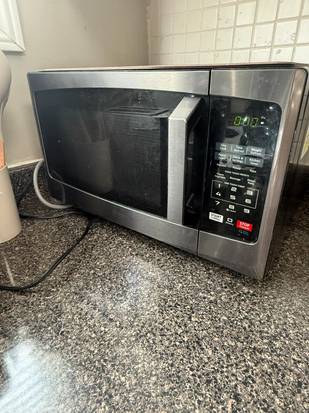 Toshiba Microwave Oven - photo 2