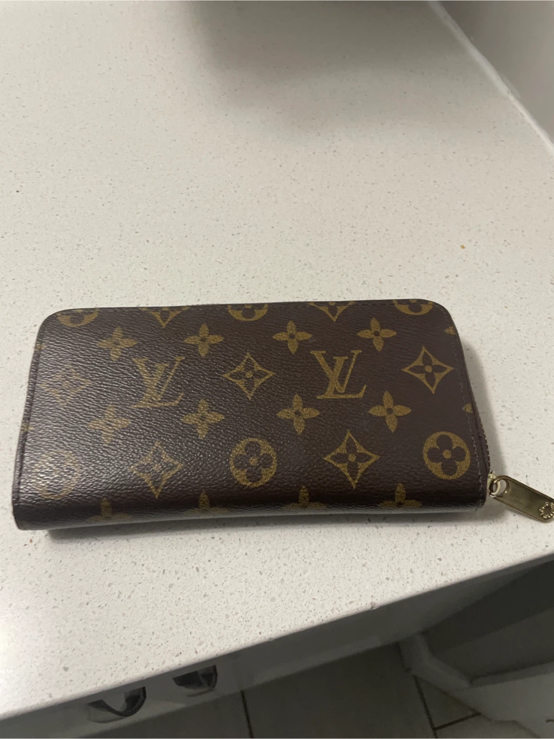 Louis Vuitton Monogram Zippy Wallet