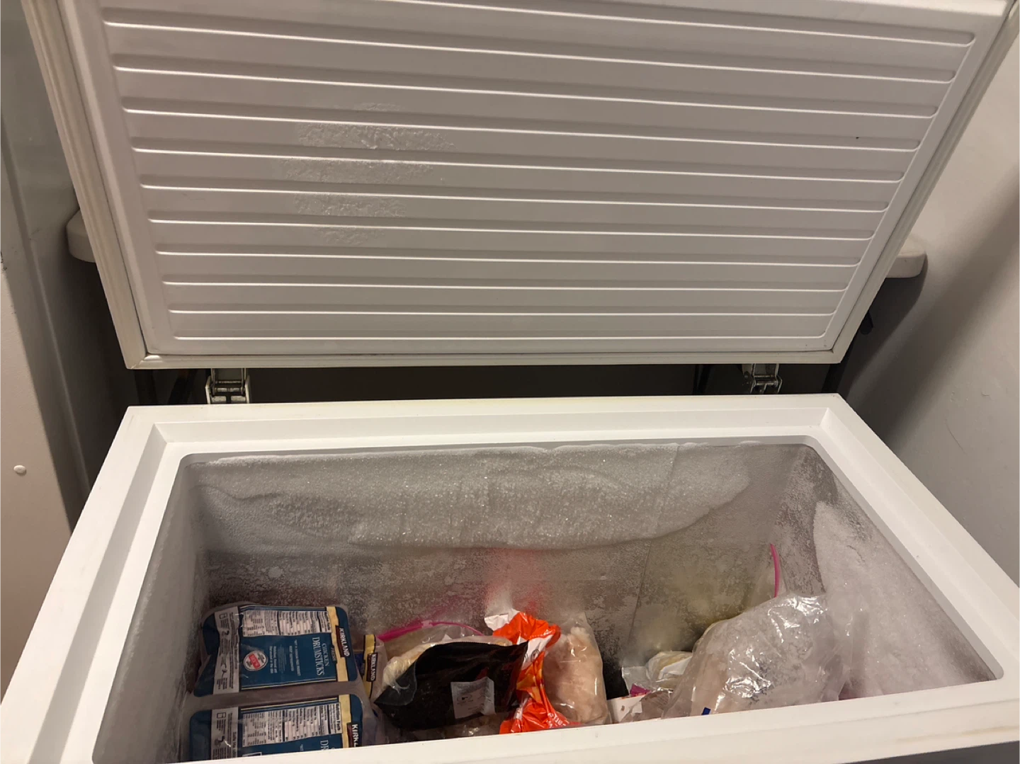 Holiday LCM870L Chest Freezer - photo 4