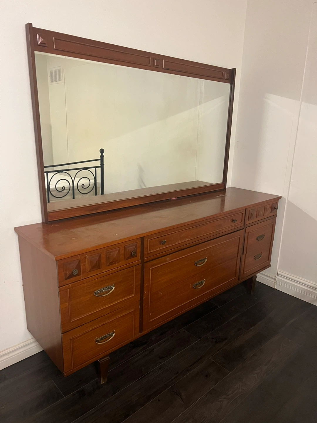 Vintage Wooden Dresser with Mirror - photo 4