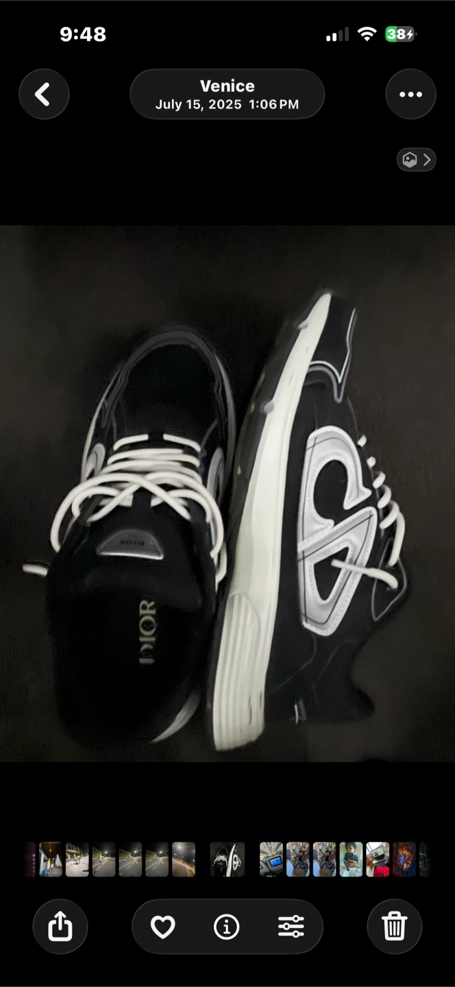 DIOR B22 Sneakers - Black/White