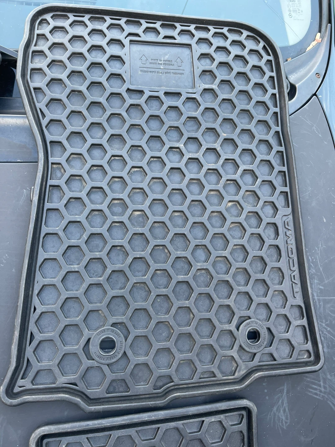 Toyota Tacoma mats. Great condition - photo 3