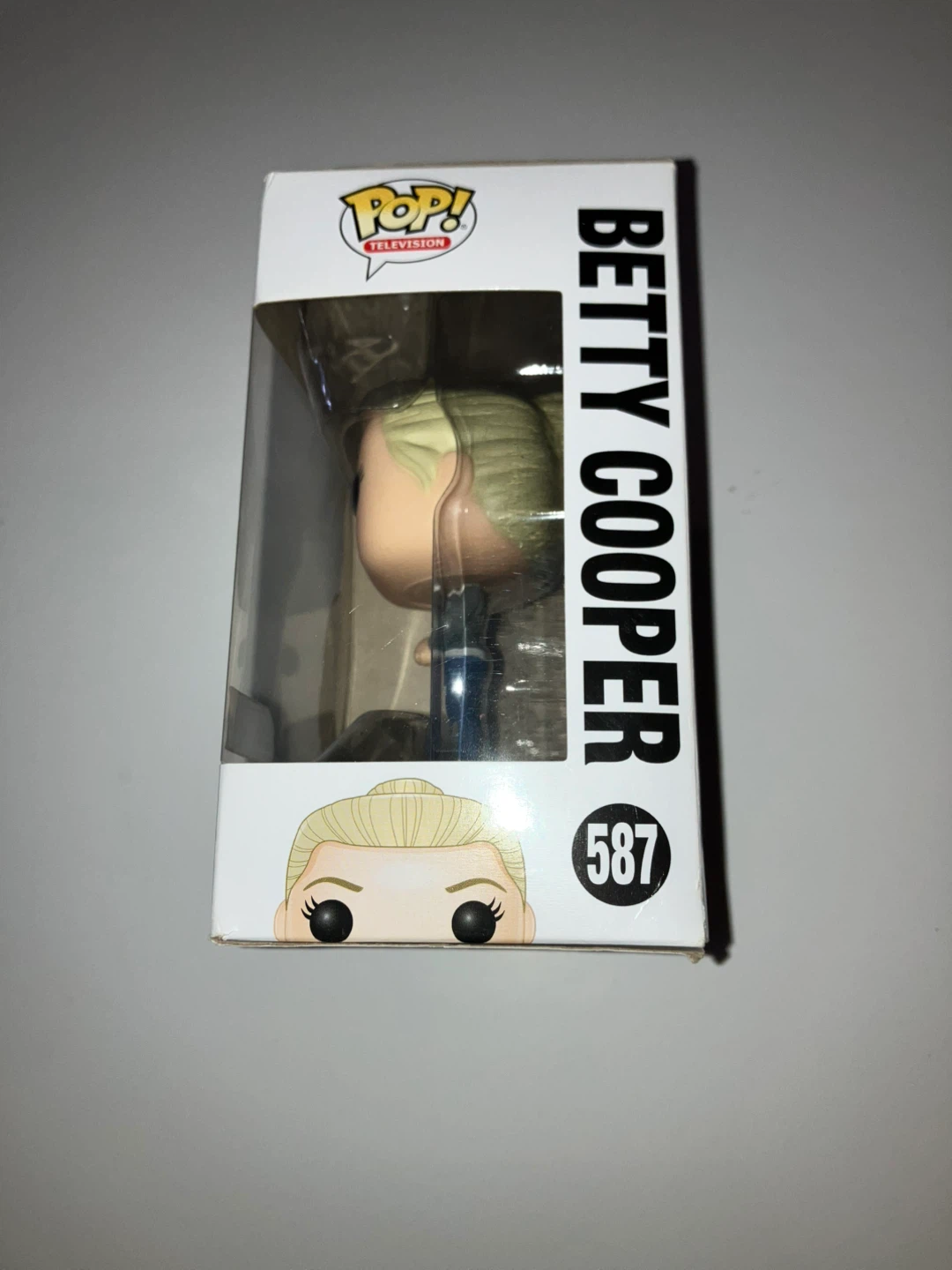 Funko Pop! Vinyl: Betty Cooper Hot Topic (Exclusive) #587 - photo 2
