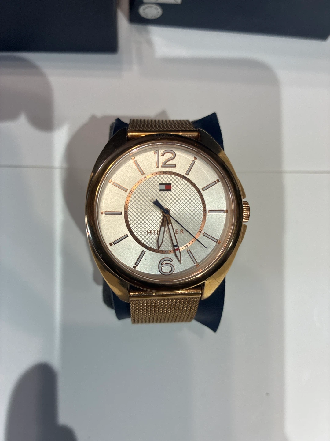 Tommy Hilfiger Rose Gold Mesh Band Watch - photo 3