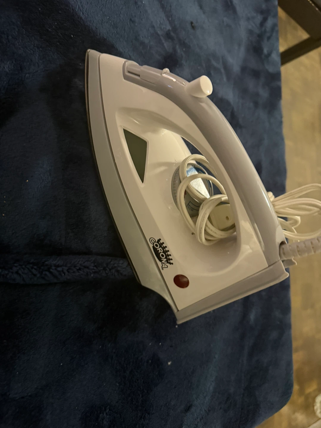 Corona Steam Iron 1000W