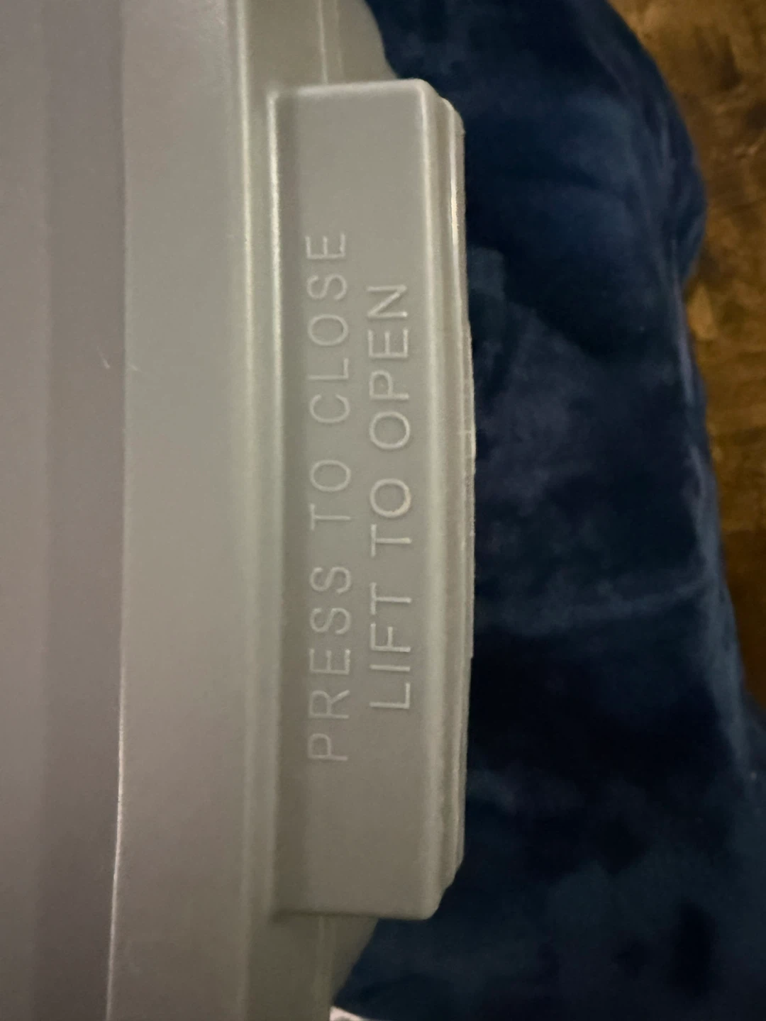 Rubbermaid Roughneck 38L Storage Bin - photo 4