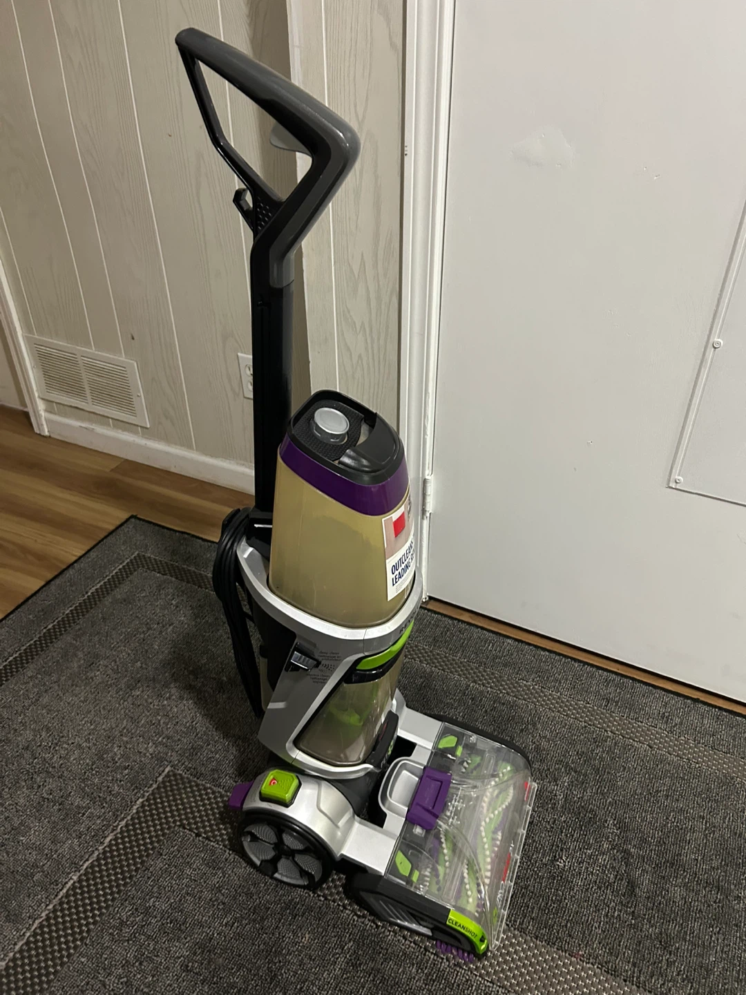 Bissell Pet Pro Revolution Carpet Cleaner - photo 2