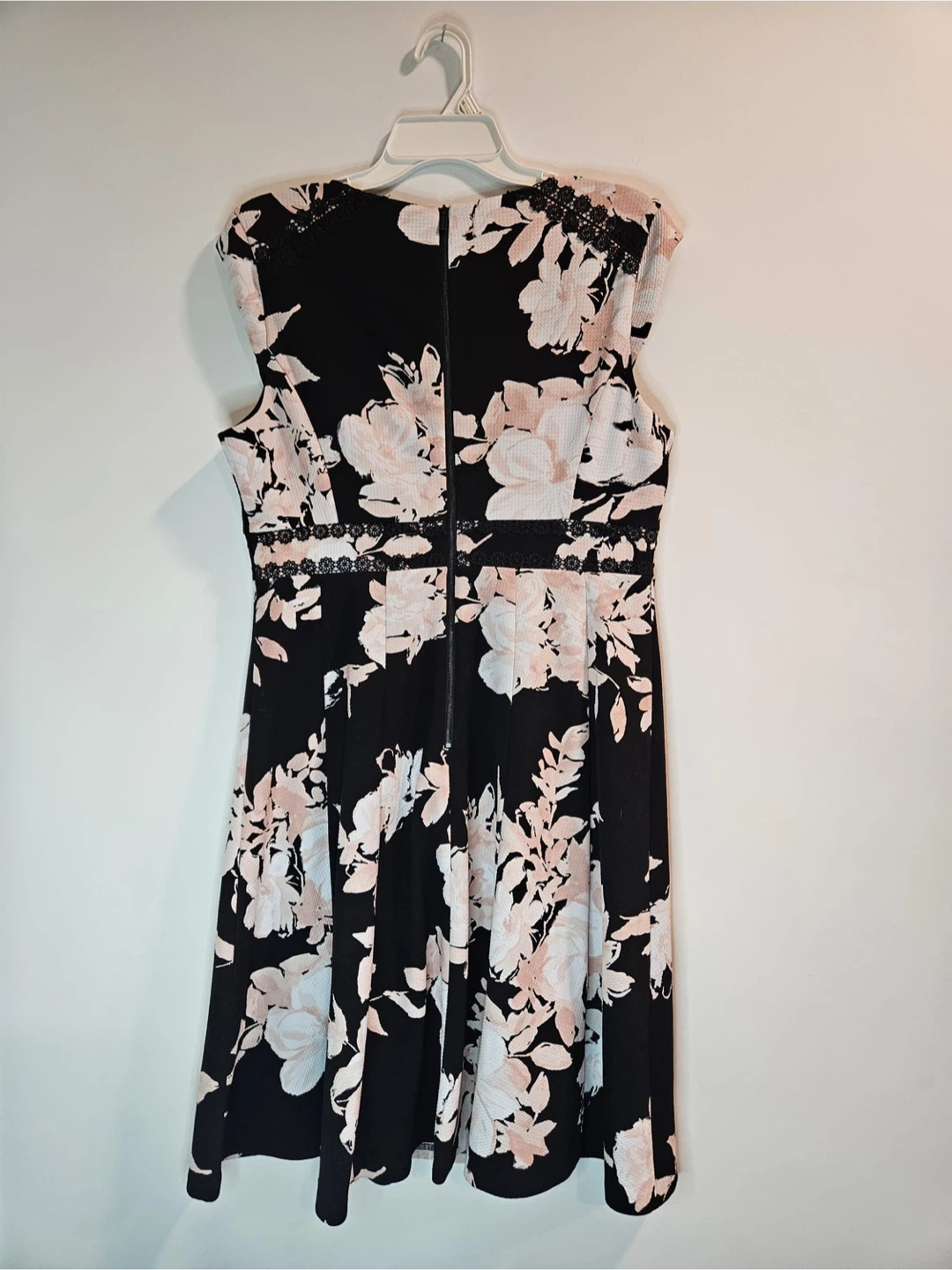 Karl Lagerfeld Paris Floral Dress Size 12 - photo 3