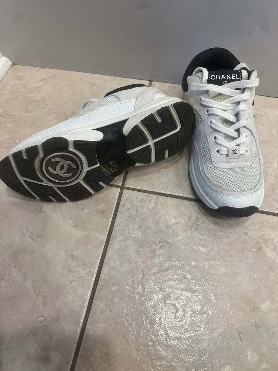 CHANEL White Sneakers - photo 3