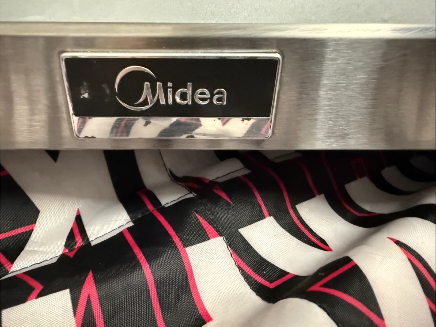 Midea 1025F0A Countertop Microwave Oven - photo 5