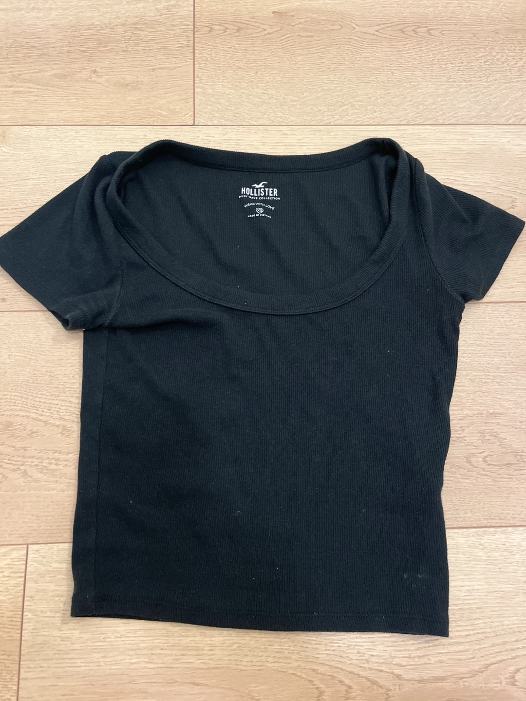 Brandy Melville & Hollister T-shirts Bundle - photo 4