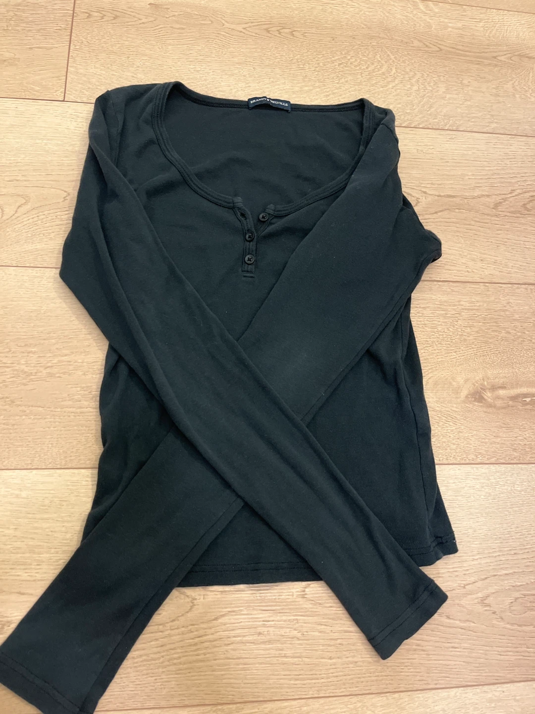 Brandy Melville & Hollister T-shirts Bundle - photo 2