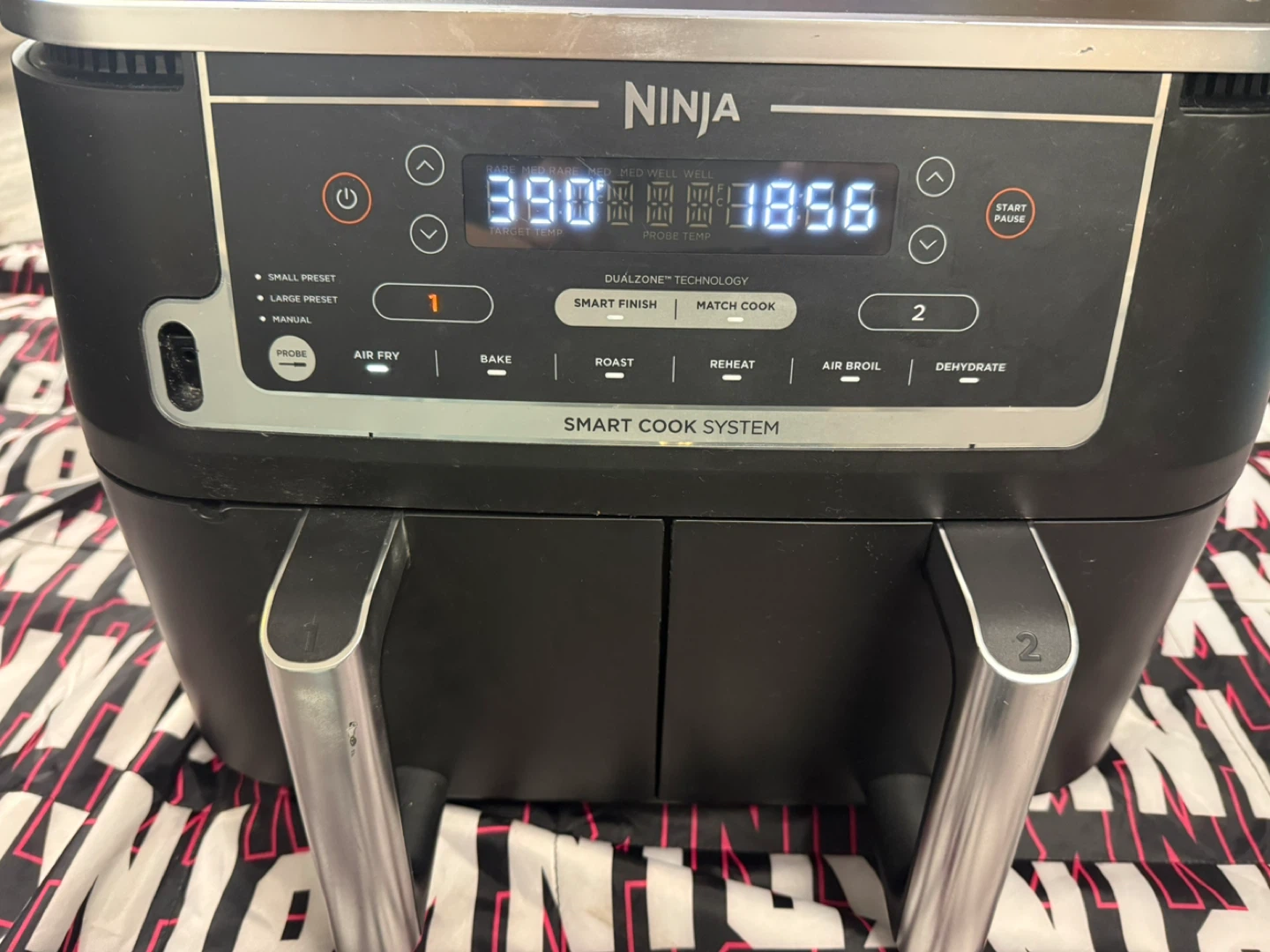 Ninja DZ550 Foodi 10 Qt 6-in-1 DualZone Smart XL Air Fryer - photo 4