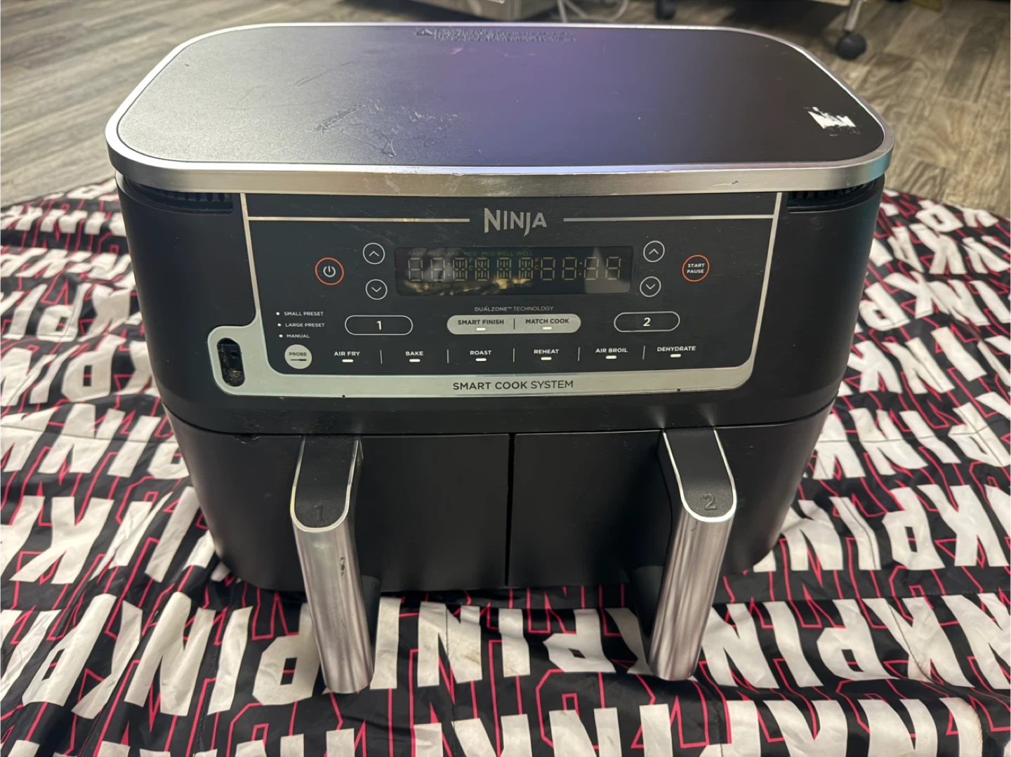 Ninja DZ550 Foodi 10 Qt 6-in-1 DualZone Smart XL Air Fryer