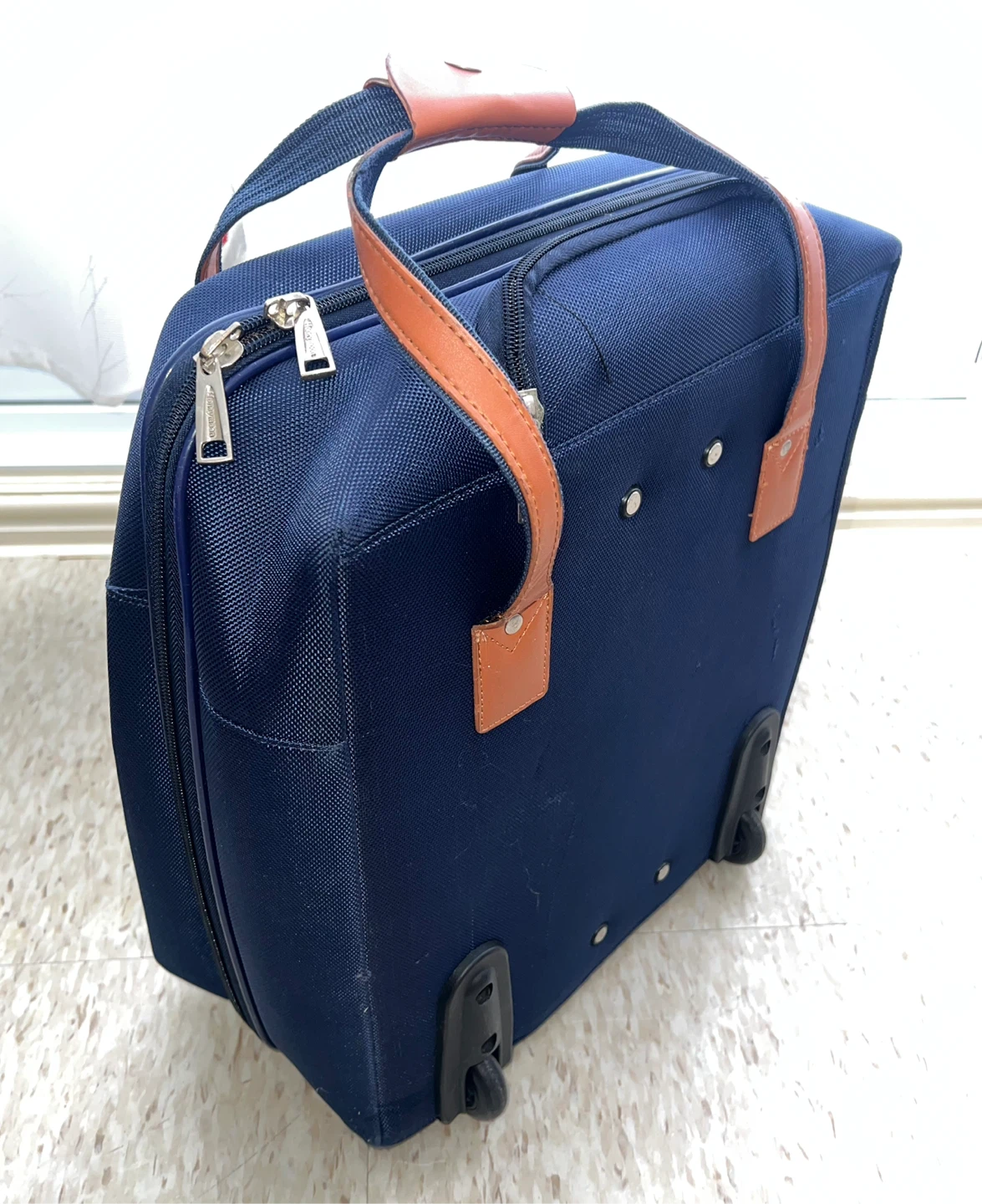Honeymoon navy blue rolling suitcase - photo 2