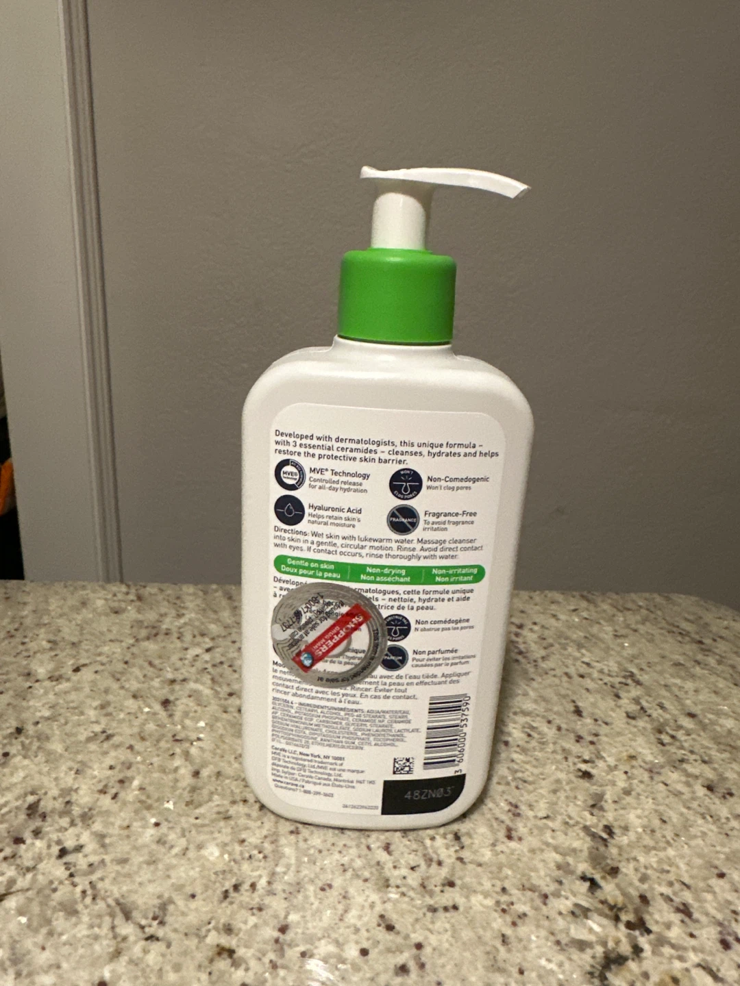CeraVe Hydrating Cleanser 355 mL - photo 2