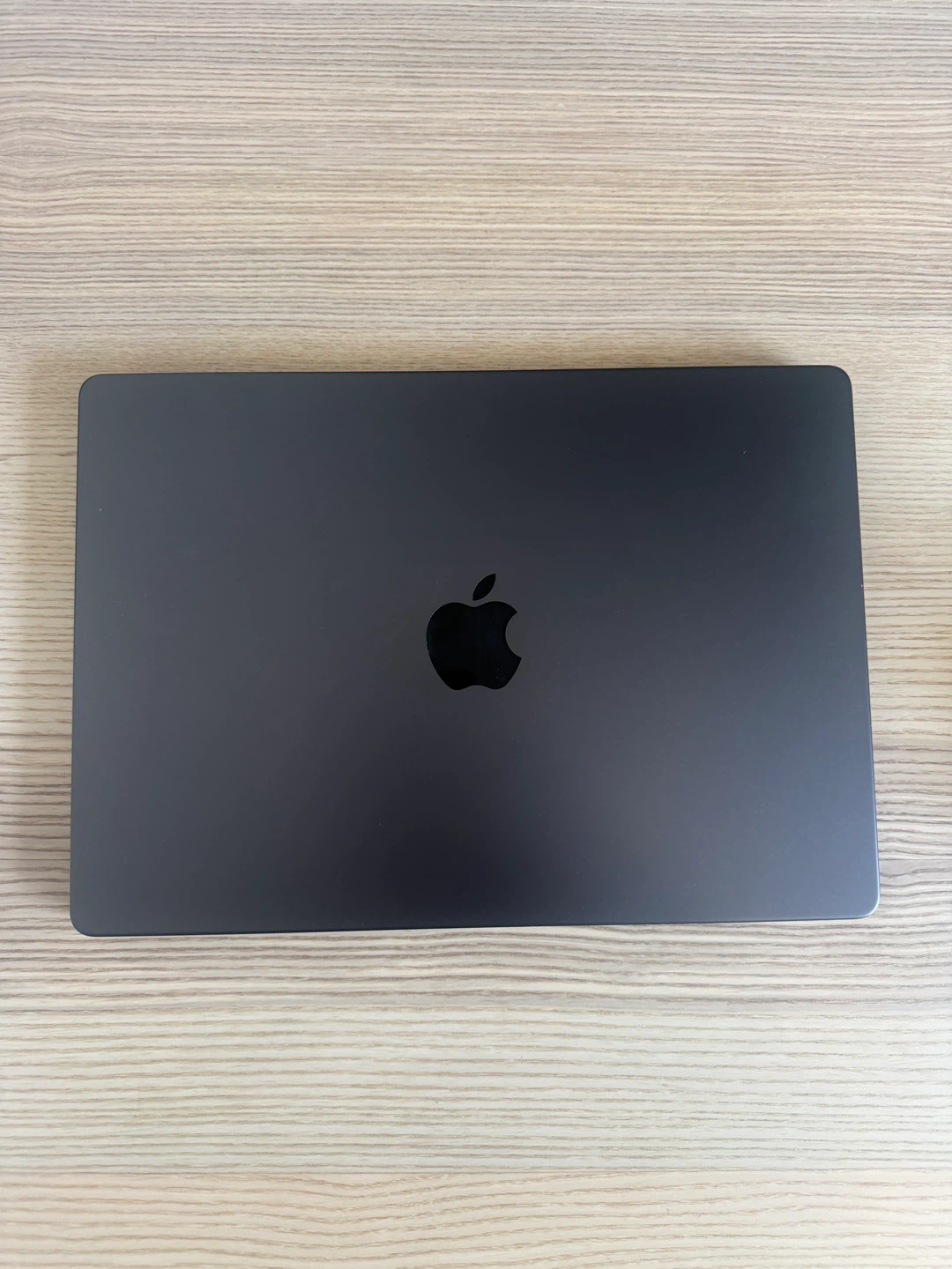 Apple MacBook Pro 14-inch 2025 - photo 2