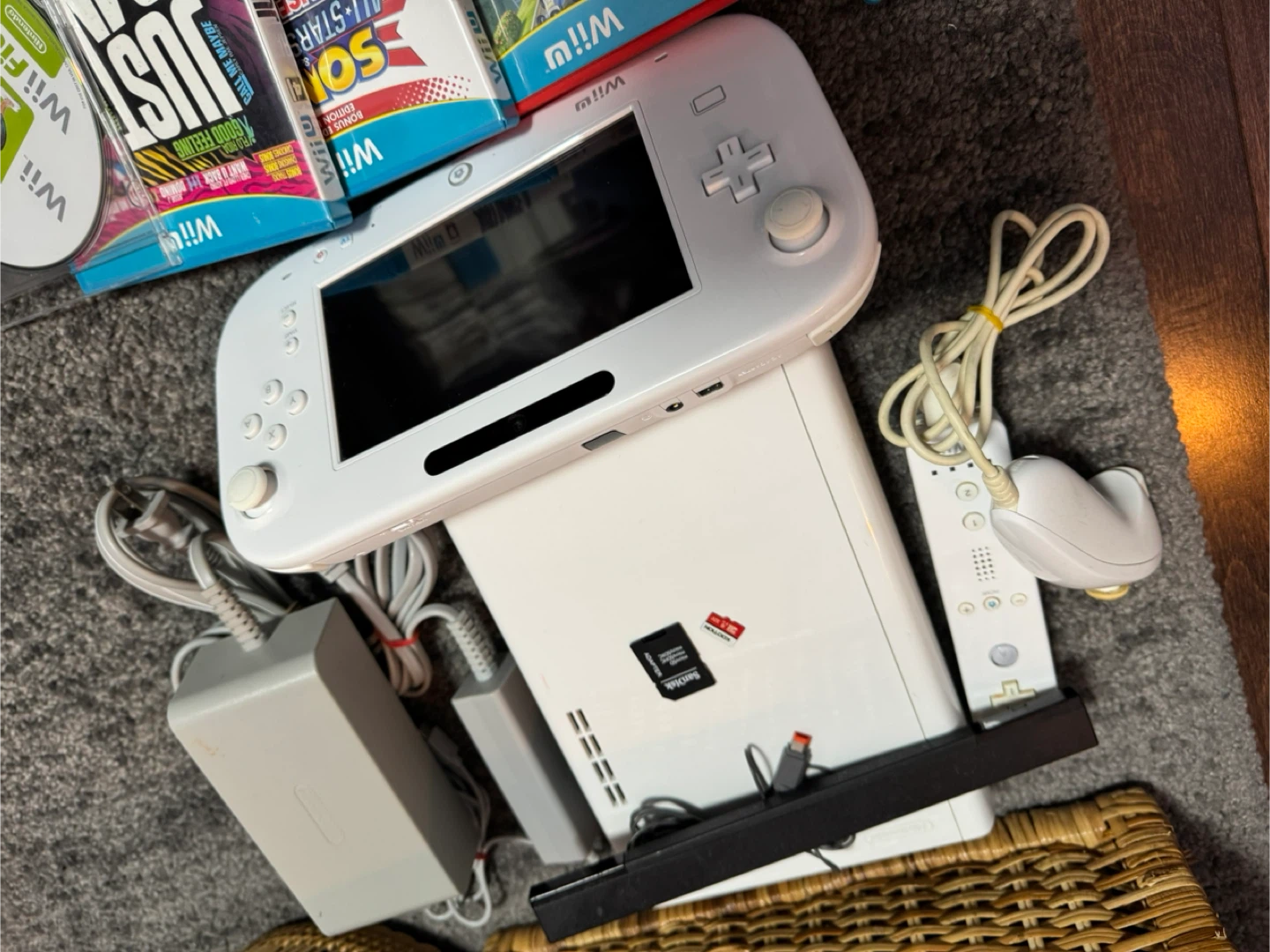 Nintendo Wii U [8gb] + 32gb W/ 5 Games - photo 2